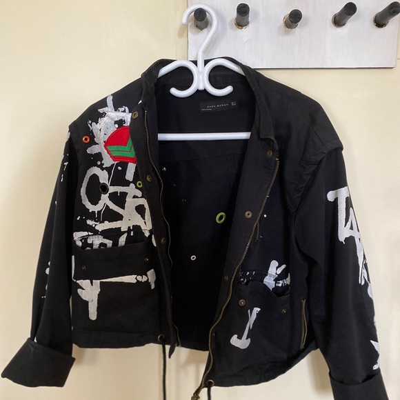 Cropped black jacket w/ graphics - Picture 1 of 2